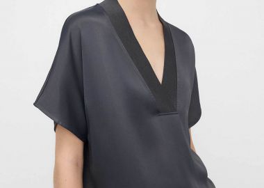 Adolfo Domínguez γυναικείο Τ-Shirt σατέν V λαιμόκοψη - 272102514 Ανθρακί - ADOLFO DOMINGUEZ - 