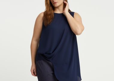 Αμάνικη κρεπ μπλούζα με ασύμμετρο τελείωμα - MAT FASHION - 