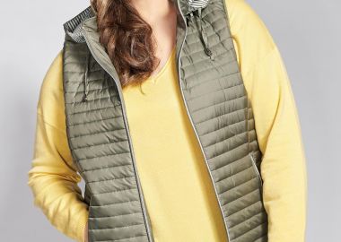 Αμάνικο μπουφάν καπιτονέ με ριγέ κουκούλα -  - 