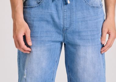 Ανδρική τζιν βερμούδα με ελαφρύ ξεθώριασμα - FUNKY BUDDHA - 