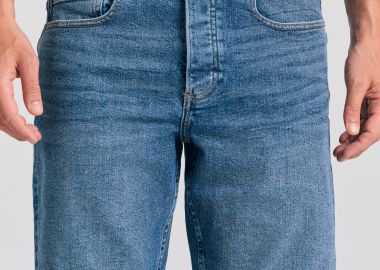 Ανδρική τζιν βερμούδα με ελαφρύ ξεθώριασμα - FUNKY BUDDHA - 