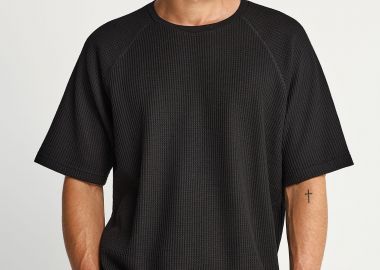 Ανδρικό μονόχρωμο πλεκτό t-shirt - FUNKY BUDDHA - 