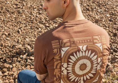 Ανδρικό relaxed t-shirt με τύπωμα στην πλάτη - FUNKY BUDDHA - 