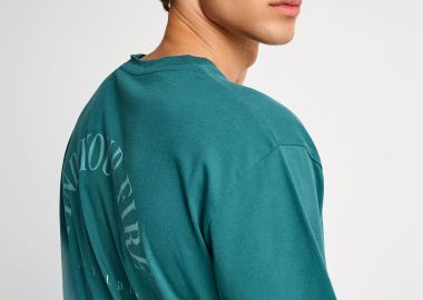 Ανδρικό relaxed t-shirt με τύπωμα στην πλάτη - FUNKY BUDDHA - 