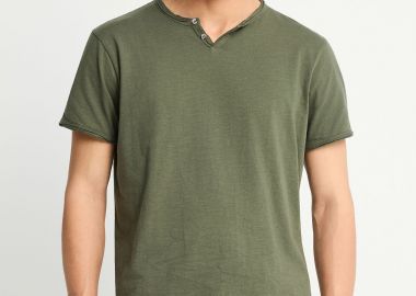 Ανδρικό t-shirt με henley λαιμόκοψη - The essentials - FUNKY BUDDHA - 