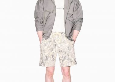 Armani Exchange ανδρική βερμούδα με ελαστική μέση και all-over print Relaxed Fit - XM002384AF24635 Μπεζ - ARMANI EXCHANGE - 