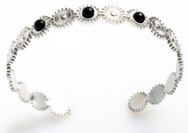 ΑΣΗΜΙ ΧΕΙΡΟΠΕΔΑ ΜΕ ΗΛΙΟΥΣ ΚΑΙ ΜΑΥΡΕΣ ΠΕΤΡΕΣ - Anna Raxevsky - 