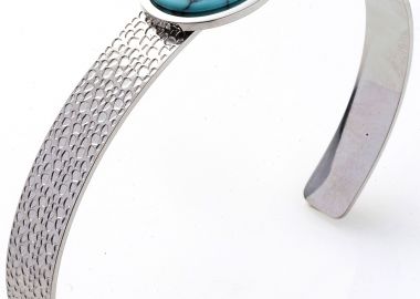 ΑΣΗΜΙ ΛΕΠΤΗ ΧΕΙΡΟΠΕΔΑ ΜΕ ΚΕΝΤΡΙΚΗ ΓΑΛΑΖΙΑ ΠΕΤΡΑ - Anna Raxevsky - 