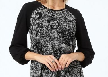 ΑΣΠΡΟΜΑΥΡΗ ΜΠΛΟΥΖΑ ΜΕ ΜΟΥΣΕΛΙΝΑ - Anna Raxevsky - 