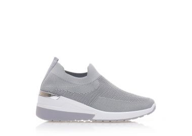 Αθλητικά γκρι υφασμάτινα κάλτσα με μεταλλική λεπτομέρεια στο πίσω μέρος ΓΚΡΙ - Tsoukalas - 