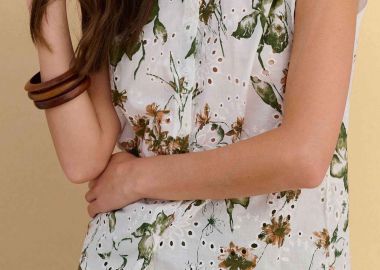 Attrativo γυναικείο αμάνικο πουκάμισο με floral print - 9924391 Λευκό - ATTRATTIVO - 