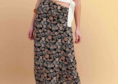 Attrativo γυναικείο παρεό με all-over print - 9J23889 Μαύρο - ATTRATTIVO - 