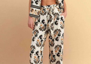 Attrattivo γυναικεία παντελόνα με floral print - 9923140 Εκρού - ATTRATTIVO - 