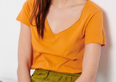 Βαμβακερό t-shirt με άνοιγμα V - FUNKY BUDDHA - 