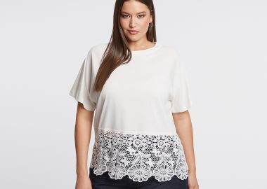 Βαμβακερό t-shirt με δαντέλα στο τελείωμα - MAT FASHION - 