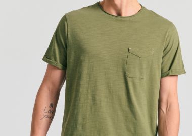 Βαμβακερό t-shirt με τσέπη στο στήθος Garage 55. - GARAGE 55 - 