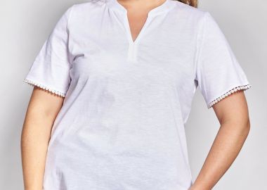 Βαμβακερό T-Shirt με V Λαιμόκοψη και Κροσέ Λεπτομέρεια στα Μανίκια -  - 