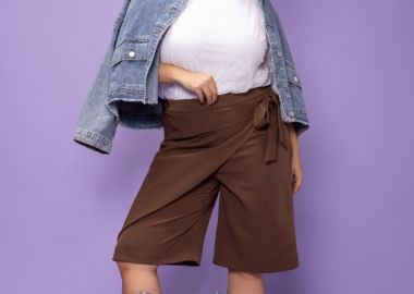 Βερμούδα plus size φάκελος σε σοκολά χρώμα -  - 