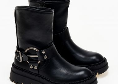 Biker boots με μεταλλική λεπτομέρεια - Μαύρο - Issue - 