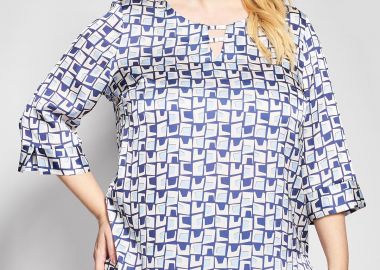 Βραδινή μπλούζα σατινέ σε γεωμετρικό εμπριμέ -  - 