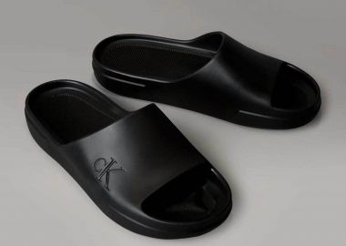 Calvin Klein Jeans ανδρικές σαγιονάρες με monogram - YM0YM01394 Μαύρο - CALVIN KLEIN JEANS - 