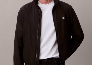 Calvin Klein Jeans ανδρικό μπουφάν μονόχρωμο με λογότυπο και ψηλό λαιμό Regular Fit - LV04RF520G Μαύρο - CALVIN KLEIN JEANS - 
