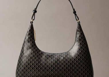 Calvin Klein Jeans γυναικεία τσάντα ώμου με all-over monogram - LV04F3298G Μαύρο - CALVIN KLEIN JEANS - 
