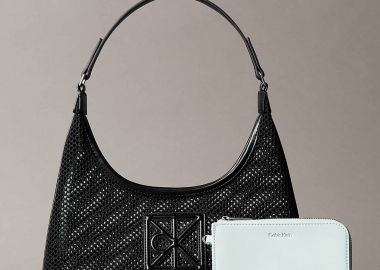 Calvin Klein Jeans γυναικεία τσάντα ώμου με διάτρητο σχέδιο και monogram - LV04F3381G Μαύρο - CALVIN KLEIN JEANS - 