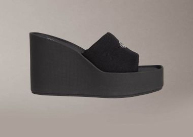 Calvin Klein Jeans γυναικείες πλατφόρμες με monogram 