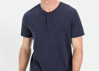 Camel Active ανδρική κοντομάνικη μπλούζα henley με κεντημένο monogram Regular Fit - C261NOS-409474-9T84 Μπλε Σκούρο - CAMEL ACTIVE - 