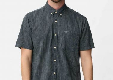 Camel Active ανδρικό κοντομάνικο πουκάμισο button down με ψιλό ριγέ σχέδιο και τσέπη με κεντημένο monogram Regular Fit - C261-409262-7S62 Μπλε Σκούρο - CAMEL ACTIVE - 