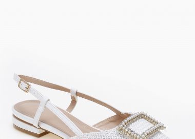 Χαμηλά μυτερά εξώφτερνα γοβάκια με ψάθα και ιδιαίτερη αγκράφα - Λευκό - Issue - 