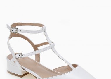 Χαμηλές εξώφτερνες γόβες, μυτερές, με μπαρέτα - Λευκό - Issue - 