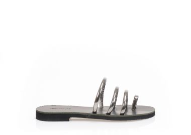 Χειροποίητα σανδάλια μεταλλιζέ ανθρακί δερματίνη με λουράκια και σχέδιο δαχτυλίδι ΑΤΣΑΛΙ - Tsoukalas - 