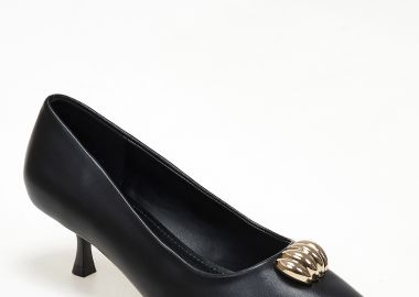 Chic γόβες με μεταλλική χρυσή λεπτομέρεια - Μαύρο - Issue - 