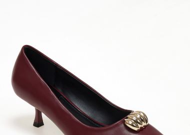 Chic γόβες με μεταλλική χρυσή λεπτομέρεια - Μπορντώ - Issue - 