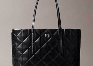 CK Jeans γυναικεία τσάντα tote με καπιτονέ σχέδιο και μεταλλικό monogram - LV04F3325G Μαύρο - CALVIN KLEIN JEANS - 