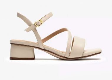 Clarks γυναικεία δερμάτινα πέδιλα με χοντρό τακούνι 