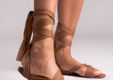 CORINA Σανδάλια με κορδόνια και κόμπο - M5471 - Camel - CORINA - 