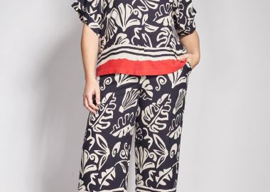 Cropped παντελόνα με μοτίβο και αντίθεση -  - 