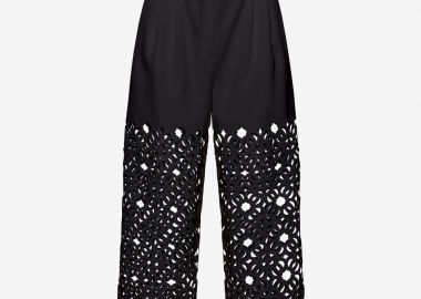 Cropped Pleated Pants in Black - Cutcuutur - 