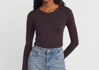 Crysta Γυναικεία πλεκτή μπλούζα με στρόγγυλη λαιμόκοψη και χρυσά διακοσμητικά κουμπιά καφε - SOU - 