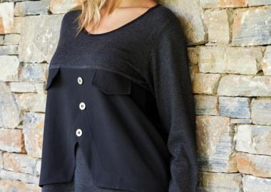 ΔΙΧΡΩΜΗ ΠΛΕΚΤΗ ΜΠΛΟΥΖΑ ΜΕ ΤΣΕΠΕΣ ΚΑΙ ΚΟΥΜΠΙΑ - Anna Raxevsky - 