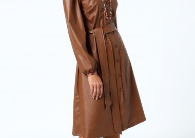 ΕΚΑΪ ΣΕΜΙΖΙΕ ΦΟΡΕΜΑ ΑΠΟ ΔΕΡΜΑΤΙΝΗ - Anna Raxevsky - 