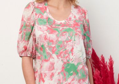 ΕΜΠΡΙΜΕ ΜΠΛΟΥΖΑ ΜΕ ΣΟΥΡΑ ΣΤΑ ΜΑΝΙΚΙΑ - Anna Raxevsky - 