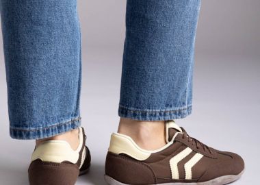 ERYNN Άνετα χαμηλά Sneakers - 9201 - Καφέ Σουέτ - ERYNN - 