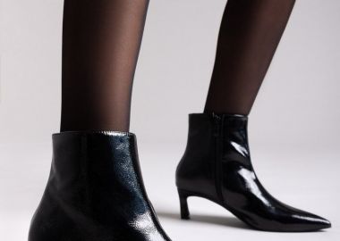 ERYNN Μποτάκια Λουστρίνι με χαμηλό τακούνι - 00-08 - Black Crinkled Patent - ERYNN - 