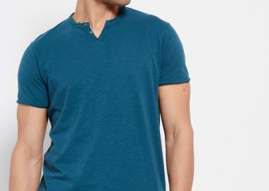 Essential t-shirt με λαιμό henley - FUNKY BUDDHA - 