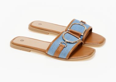 Flat ανοιχτά σανδάλια με φάσα και μεταλλική λεπτομέρεια - Τζιν - Issue - 