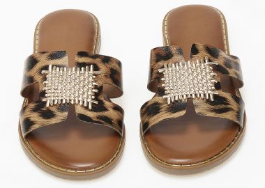 Φλατ σανδάλια με φάσα και μεταλλική λεπτομέρεια - Λεοπάρ - Issue - 